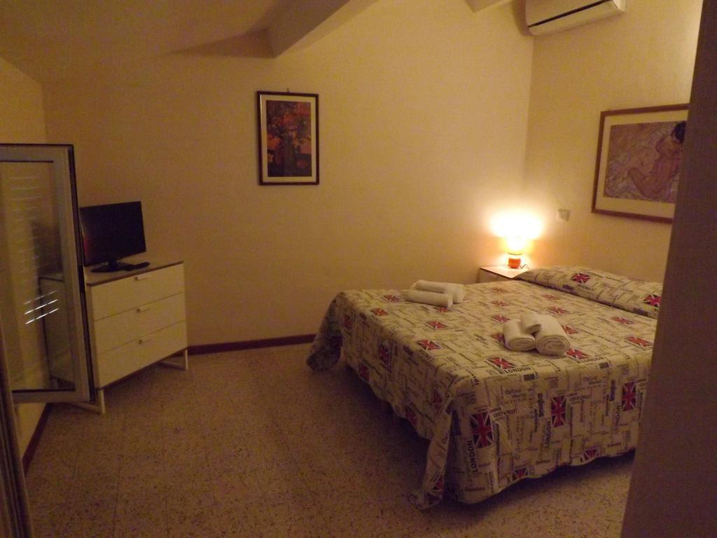 مونتيكاتيني تيرمي B&B Central Toma المظهر الخارجي الصورة