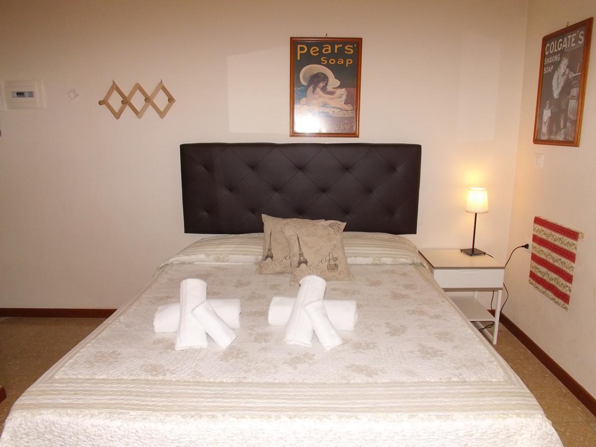 مونتيكاتيني تيرمي B&B Central Toma المظهر الخارجي الصورة