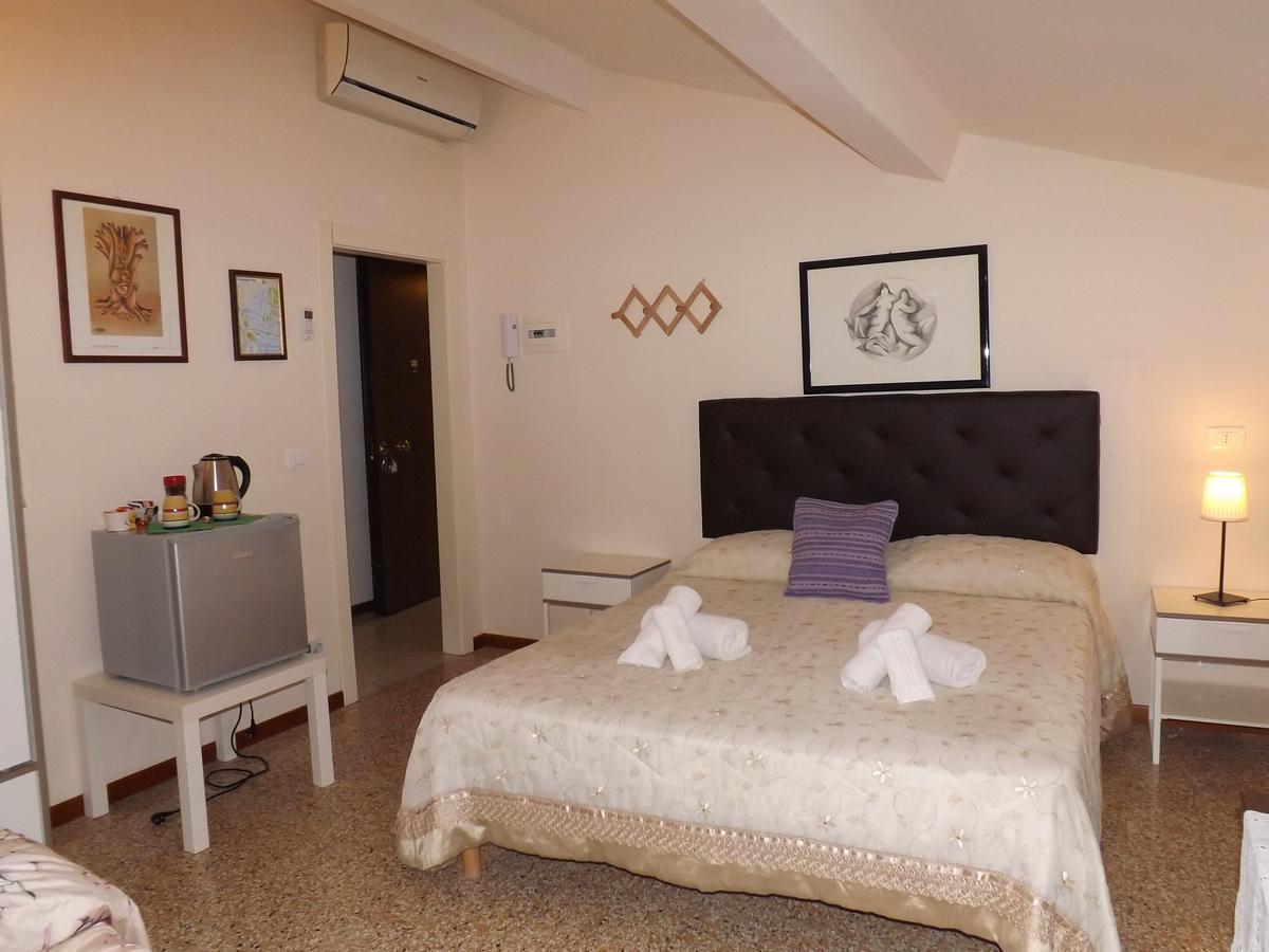 مونتيكاتيني تيرمي B&B Central Toma المظهر الخارجي الصورة
