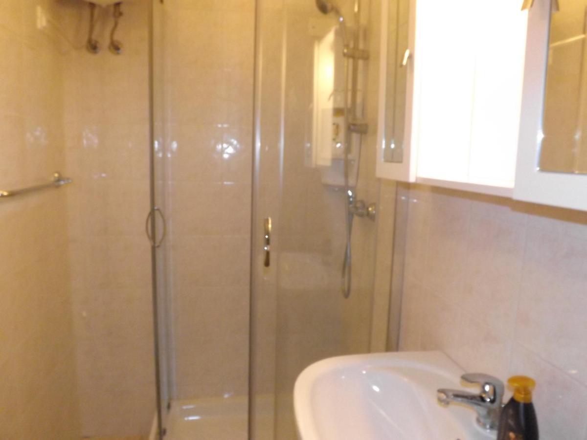 مونتيكاتيني تيرمي B&B Central Toma المظهر الخارجي الصورة
