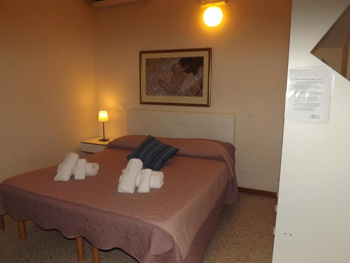 مونتيكاتيني تيرمي B&B Central Toma المظهر الخارجي الصورة